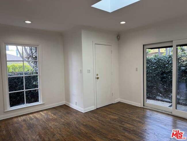 Photo - 8715 Sherwood Dr
