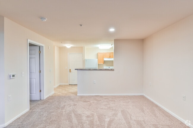 2BR, 1BA - 884SF