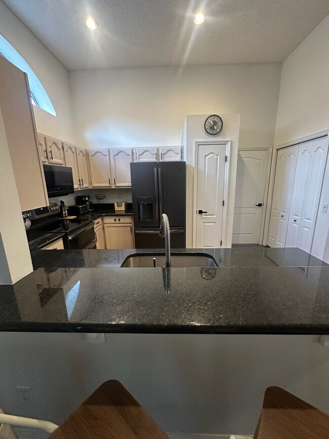 Photo - 8960 Huntington Pointe Dr