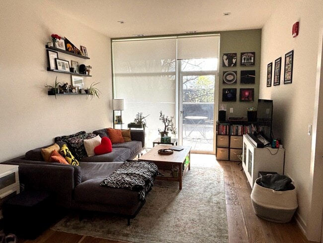 Photo - 4513 N Clark St Unit 203