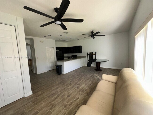 Photo - 4908 SW 141st Ave