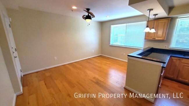 Photo - 1310 Congress St SE