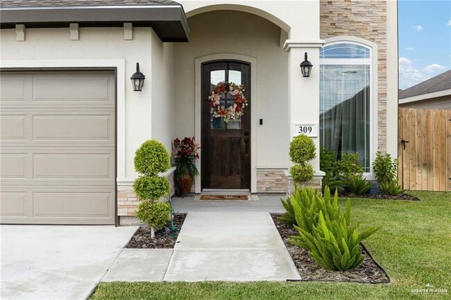 Photo - 18 Central Park St