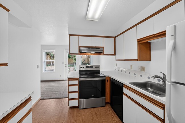 Photo - 20463 SW Midline St