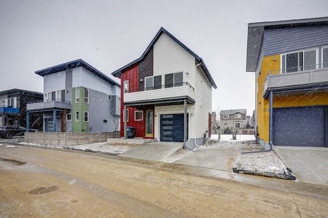 Building Photo - Beautiful 3 bed 2 bath with high end finishes.