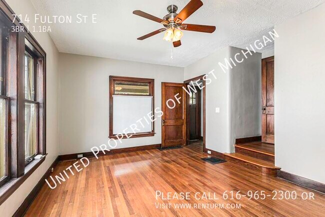 Photo - 714 Fulton St E