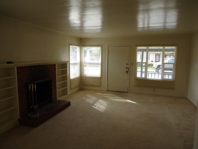 Photo - Cute Monterey Home