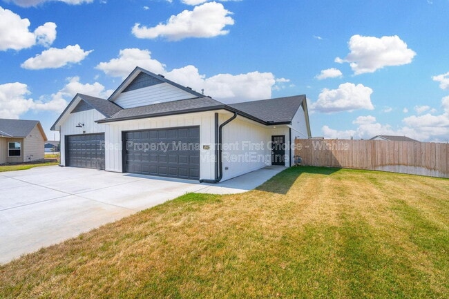 Photo - 3421 W 45th St S