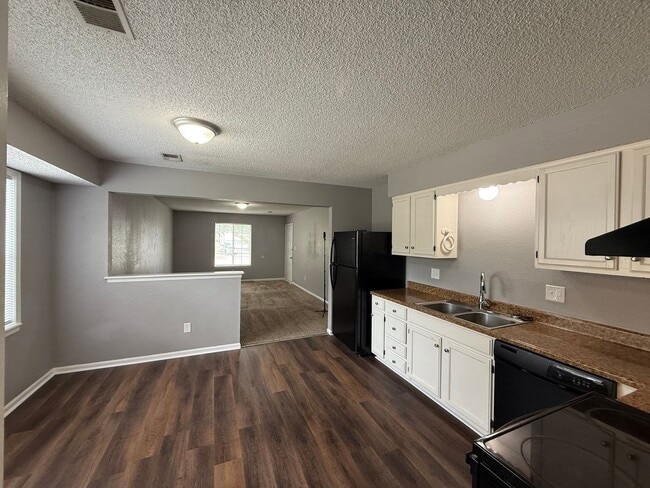 700 NE Ball Dr Unit C