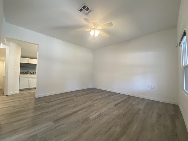 Photo - 404 N Findlay Ave