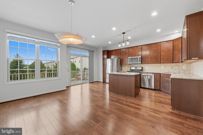 Photo - 15983 Marsh Pl