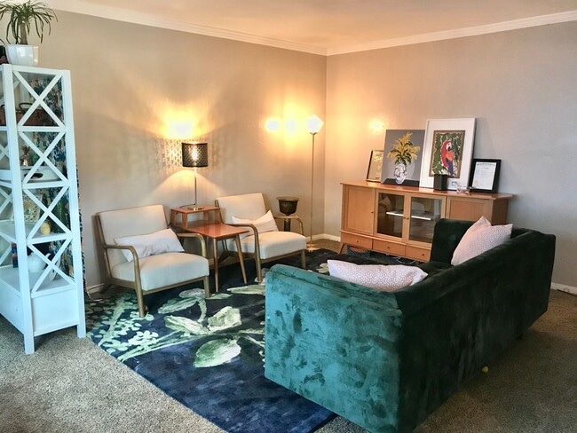 Building Photo - Heart of Hillcrest 2 Bed / 1 bath_$1500 of... Unit 2 Rental