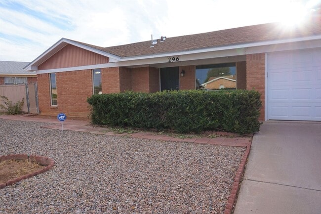 Building Photo - 3 bedroom home