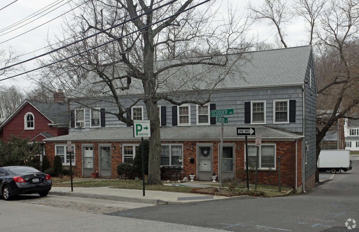 Photo - 67-73 Scudder Ave Apartments