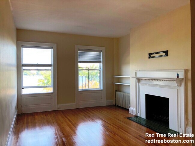470 Beacon St Unit 1