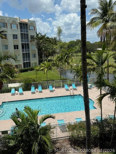 Building Photo - 3500 Oaks Clubhouse Dr Unit 303