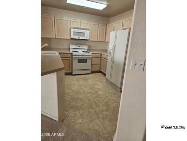 Building Photo - Awesome Home