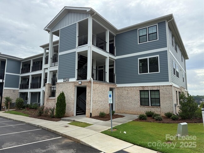 Building Photo - 4455 Reed Crk Dr Unit 101 Rental