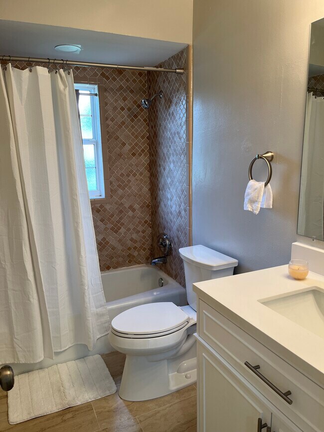 Photo - 530 Ventris Ct