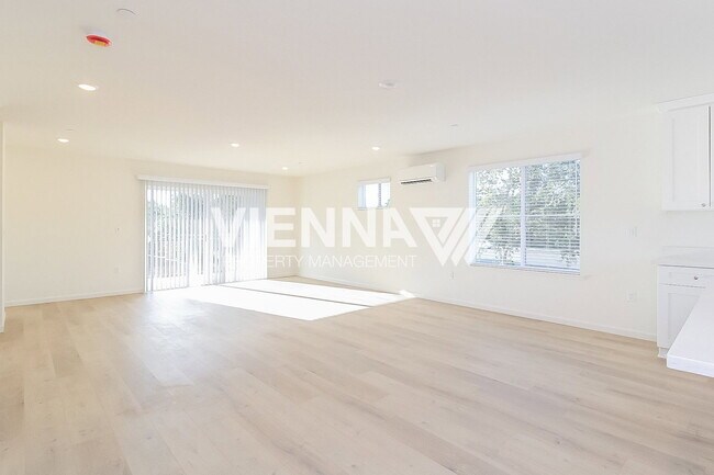 Photo - 8094 Quiet Knolls Dr