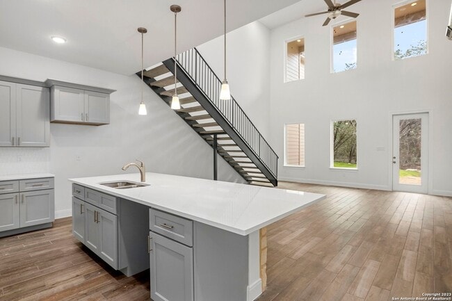 Photo - 155 N Rip Ford Rd