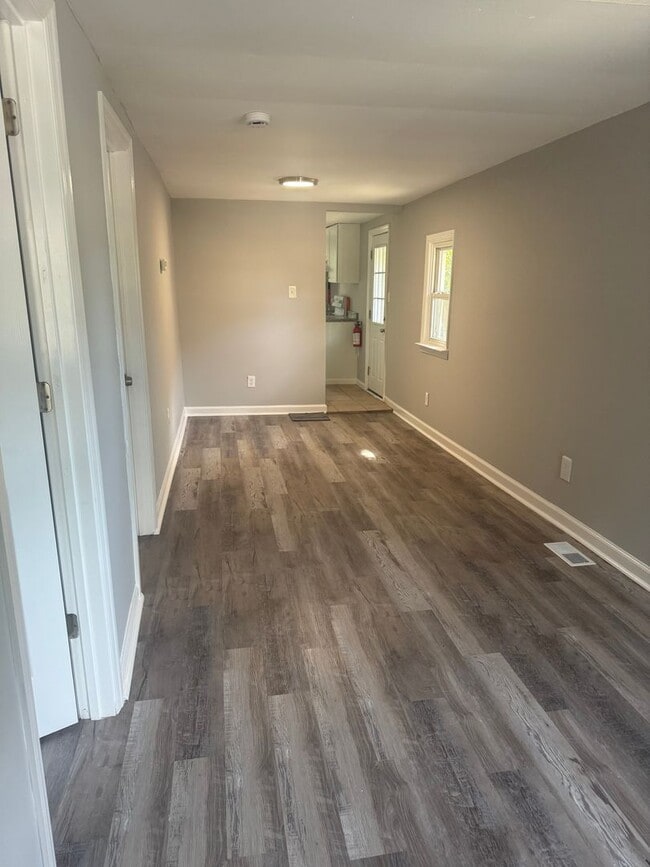 Photo - Charming 3 bedroom, 1 bath recently update...