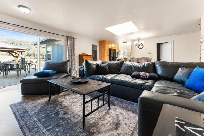 Photo - 255 Foots Creek Rd