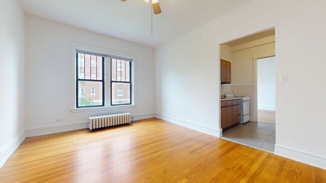 Photo - 5300-5308 S. Hyde Park Boulevard