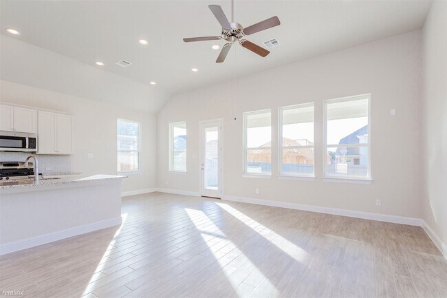 3 br, 2 bath House - 2204 Bell Mare Vw