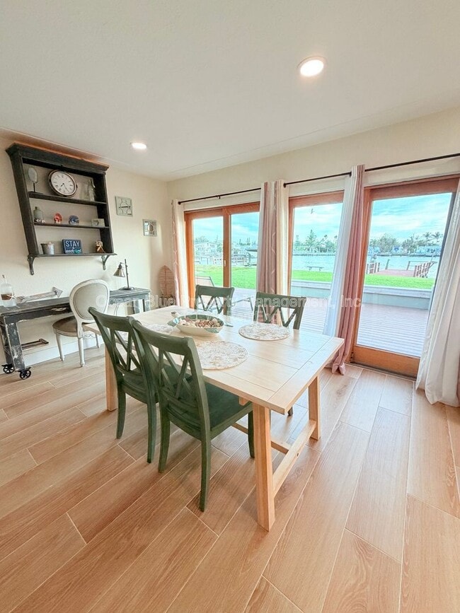 Photo - 724 Sunset Cove