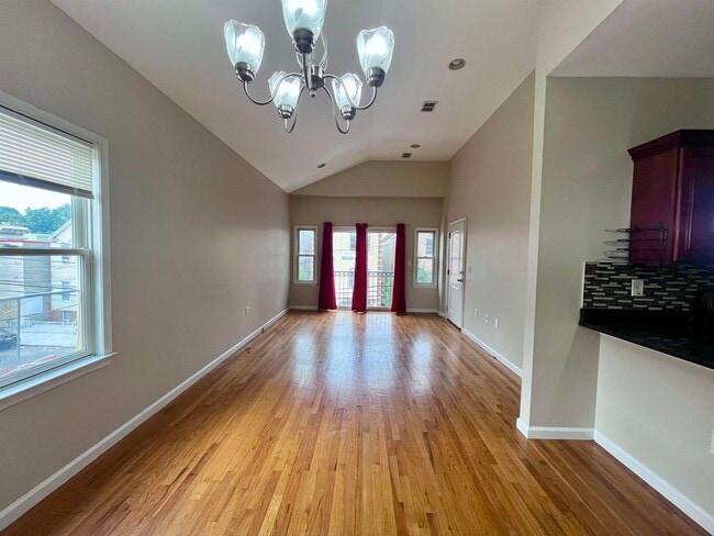 Photo - 43 Manhattan Ave Unit 2