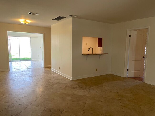 Photo - Easy Living in Palm Beach Gardens—Minutes ...