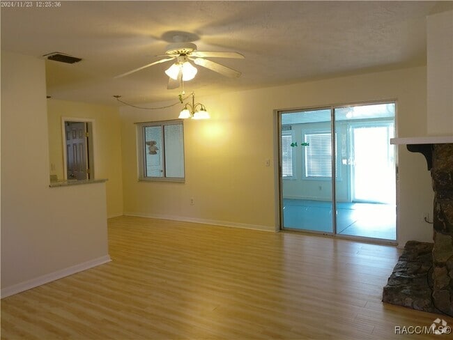 Building Photo - 4960 E Arbor St Rental