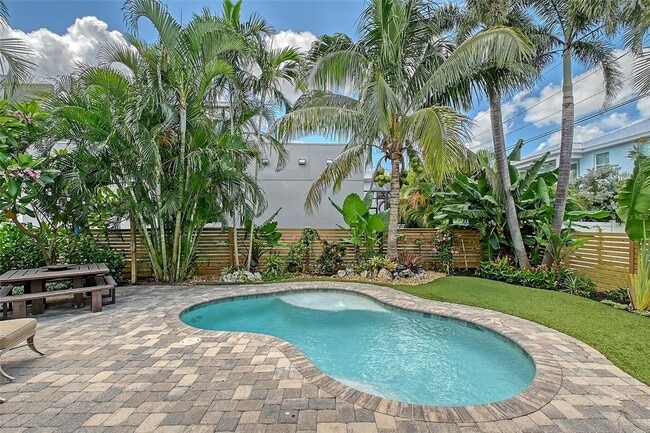 Photo - 1738 Siesta Dr