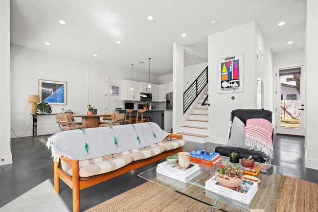 Photo - 1702 Cullen Ave