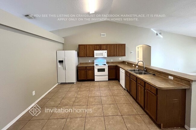 Photo - 5807 NW Carr Ct