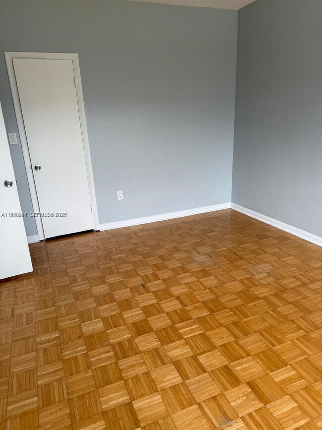 Photo - 9281 W Bay Harbor Dr Unit 10