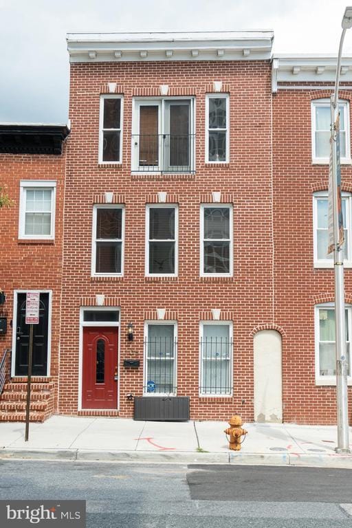 Building Photo - 106 W Cross St Rental