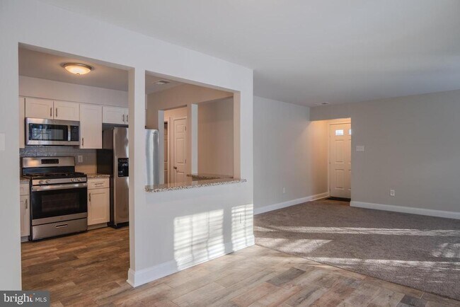 Photo - 167 Andover Pl