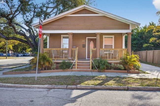 Photo - Updated Tampa Home – Prime Central Location 4 Beds - 2 Baths!