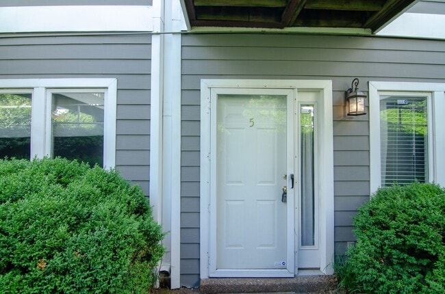 Convenient location! - Convenient location! House