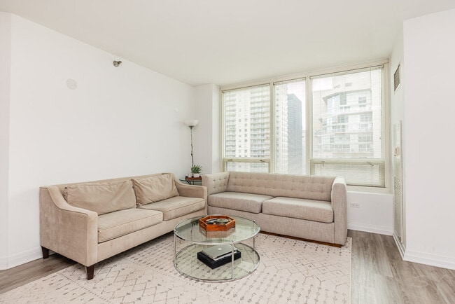 Photo - 33 W Ontario St Unit 32c