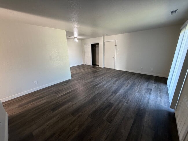 Photo - 305 W Locust St Unit 17