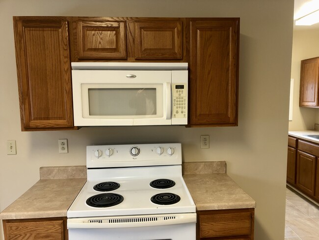 Kitchen - 2124 Cherry St Unit 1