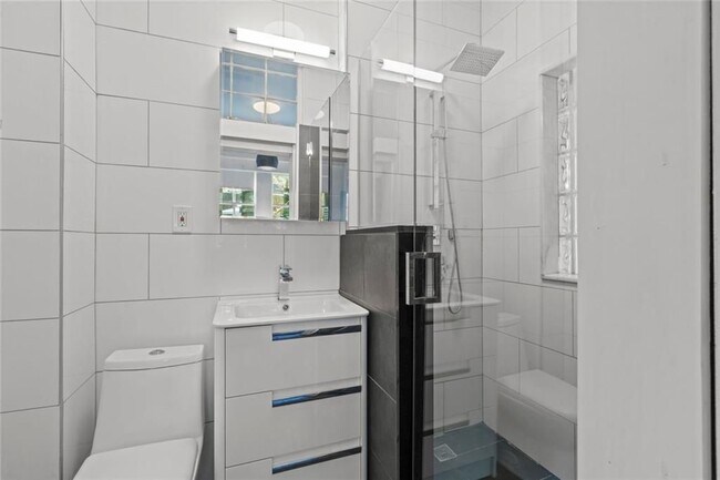 Photo - 1081 McMillan St NW