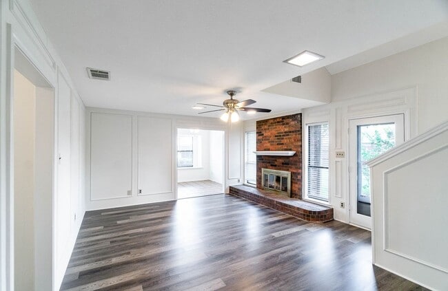 Photo - Beautifully Crafted Corner Lot 3-2-2 in Carrolton!