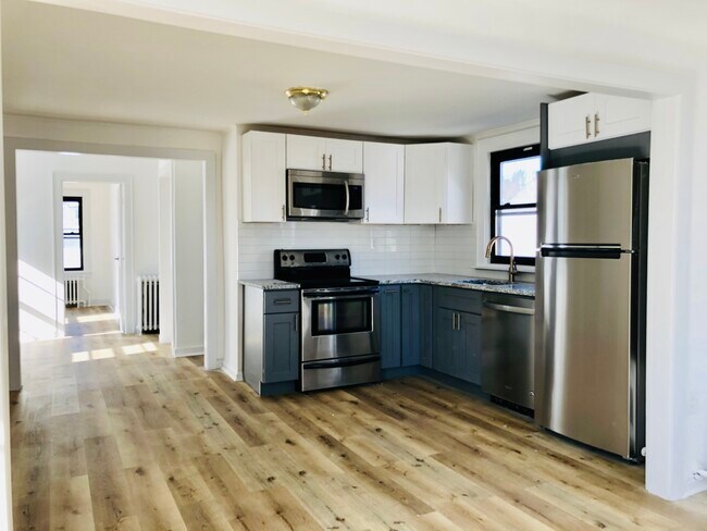 Living dining area - 113 Sterling Ave Townhome
