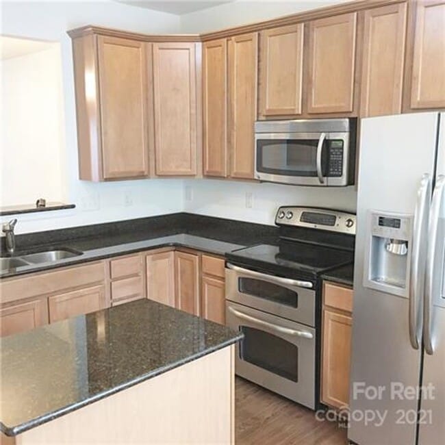 Photo - Beautiful three bedroom townhome