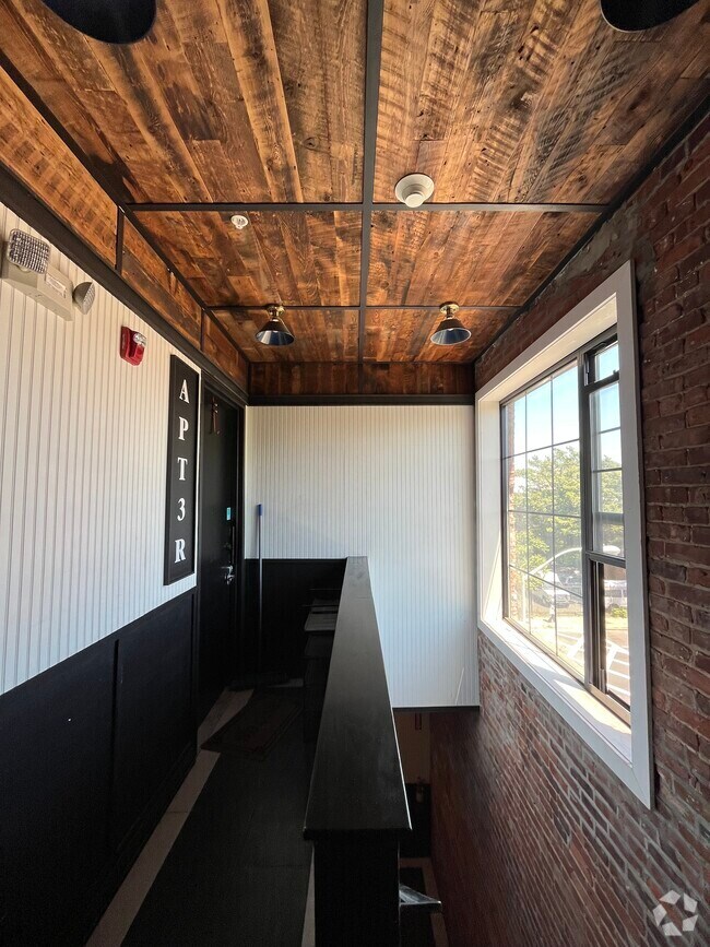 Building Photo - 600 Communipaw Ave Unit 3R Rental
