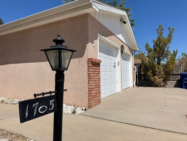 Photo - Well-maintained Northeast Gem!